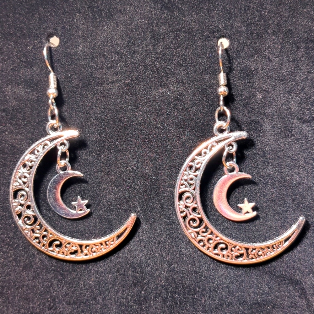 Moon and Star Earrings 🌙✨